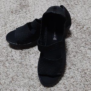 Women's Steve Madden Black Wedge Basket Weave Style Open Toe Shoes Size 8